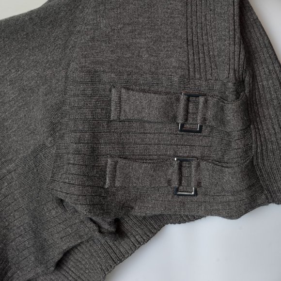 NWT Style & Co grey sweater with buckles - large - Picture 3 of 4